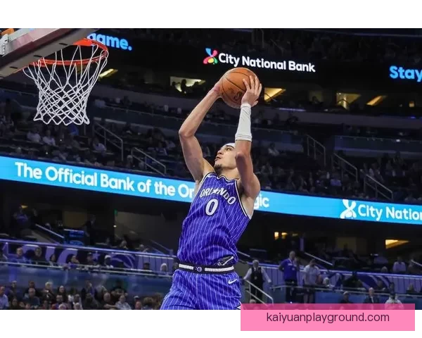 雷诺自信称自己本届最佳新秀内线去年来唯一场均二十加十的大学球员