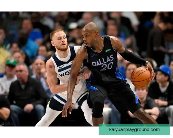 爱德华兹复出贡献17分森林狼大胜独行侠 多森姆三双表现亮眼弗拉格表现出色